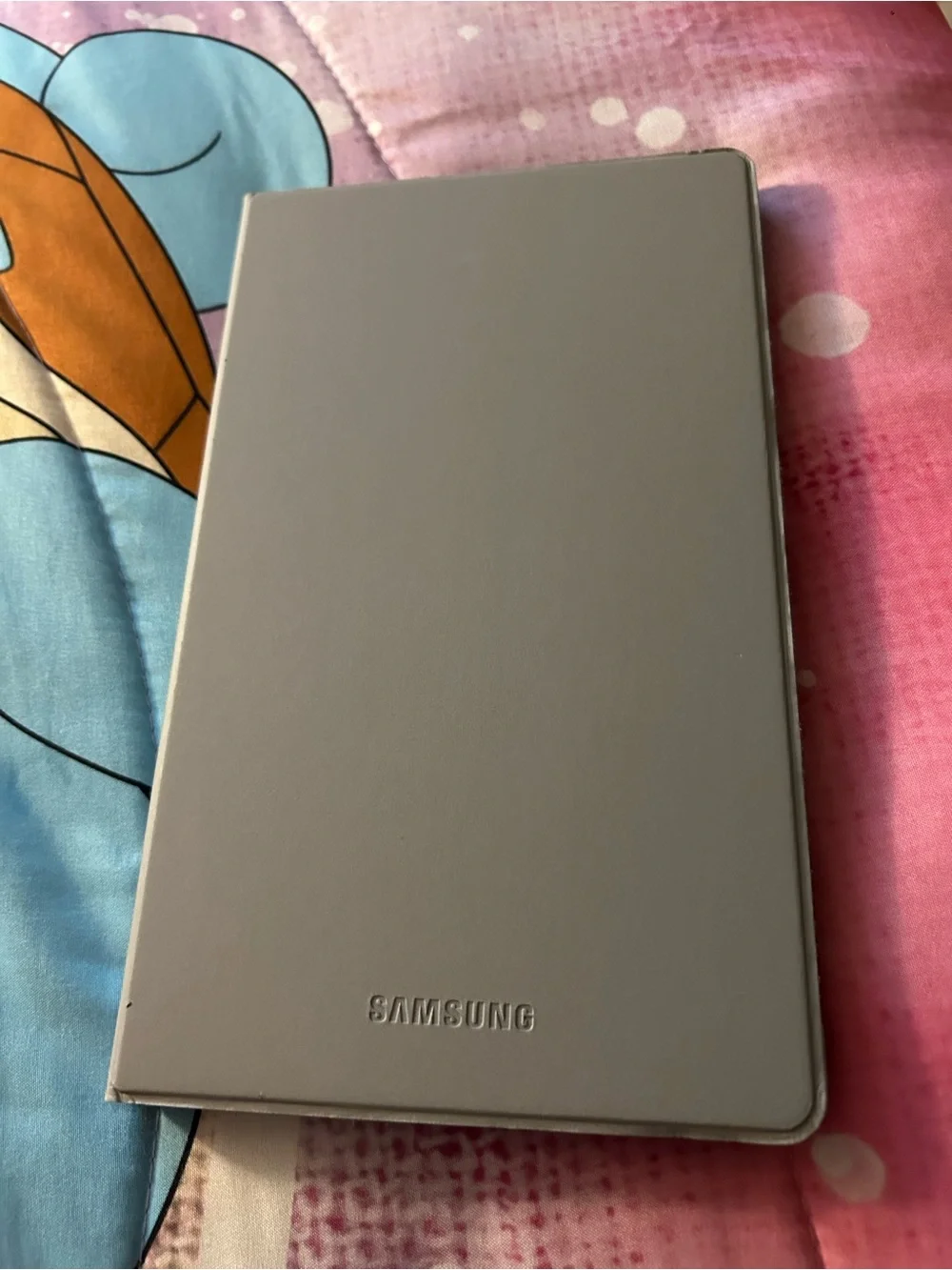 Samsung White Tablet with White Slim Cover